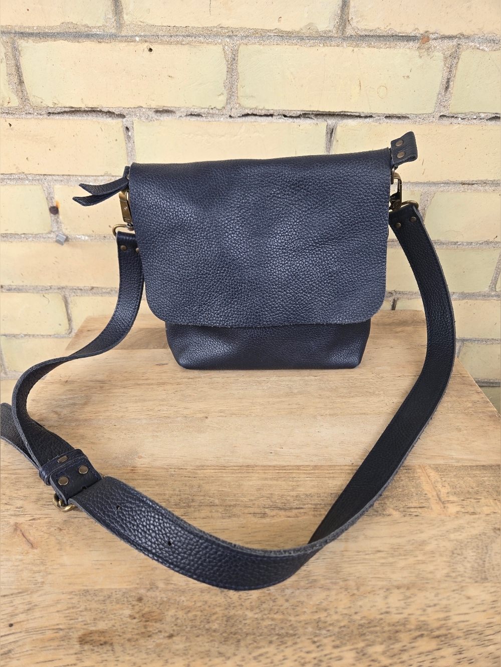 11600 Leather Crossbody Bag